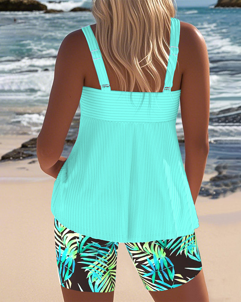 Tankini a righe con top stampato e pantaloni da spiaggia