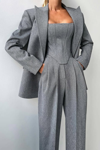Dolce™ - Set di Tre Pezzi con Blazer Doppiopetto